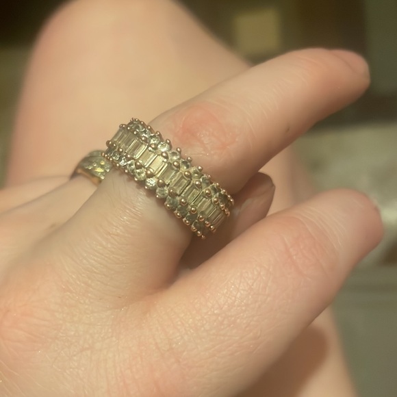 Ring - Picture 3 of 3